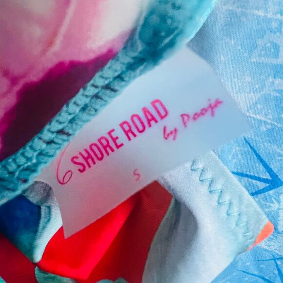 6 Shore Road Floral Cabana Halter Plunge Neck One Piece Swimsuit Size Small NWT - Picture 6 of 6